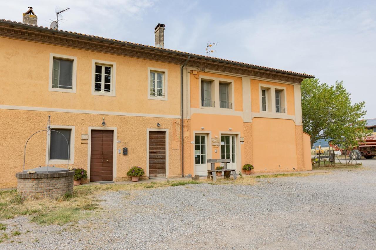 Agriturismo La Valle Della Lavanda - Podere Mezzastrada Fauglia Bagian luar foto