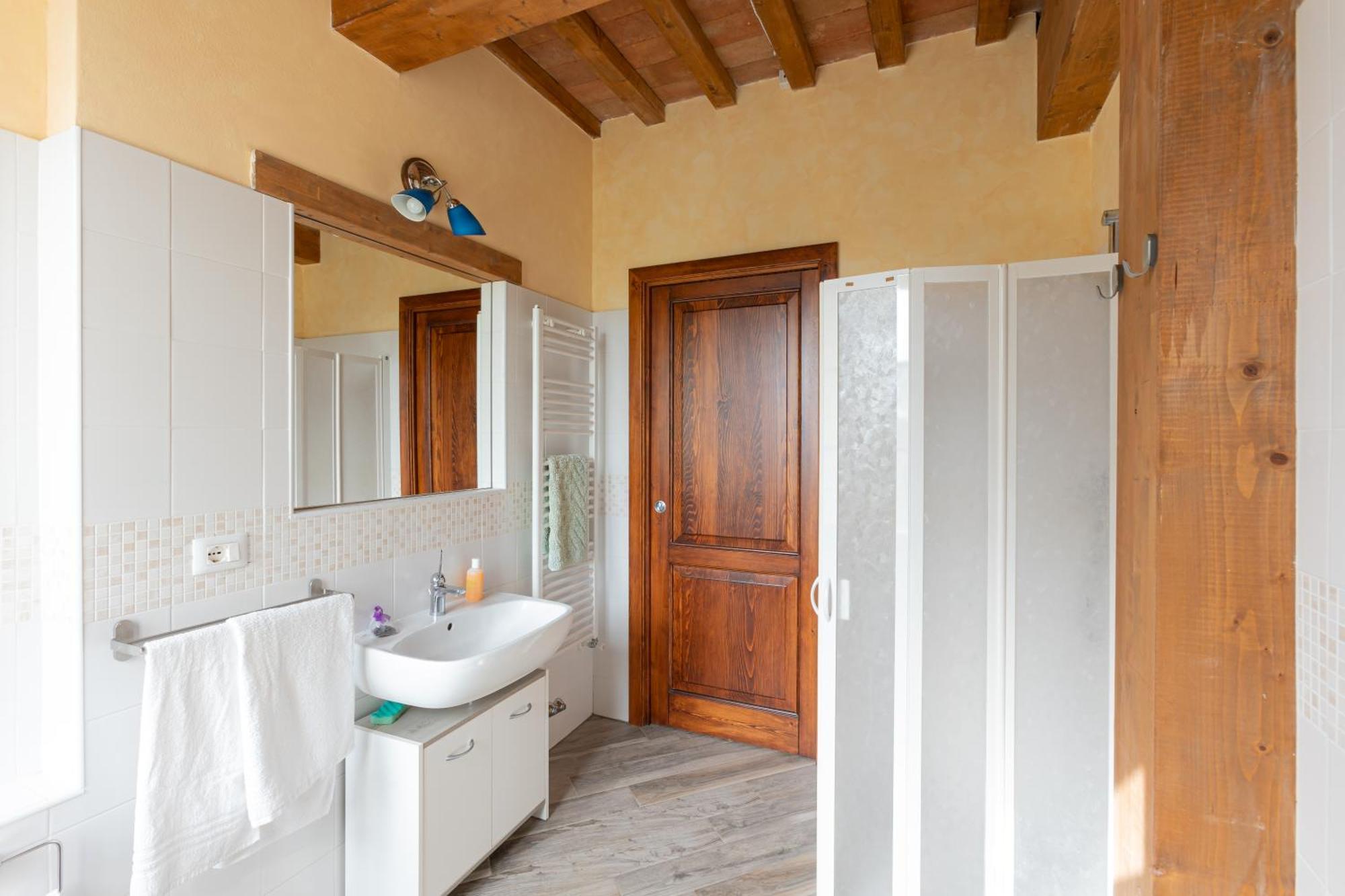 Agriturismo La Valle Della Lavanda - Podere Mezzastrada Fauglia Ruang foto